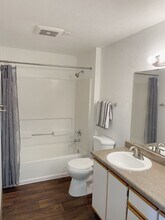 15370 Bangy Rd in Lake Oswego, OR - Building Photo - Building Photo