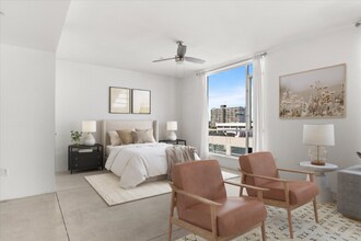 285 W 6th St in Los Angeles, CA - Foto de edificio - Building Photo