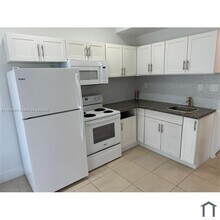 1136 NW 55th St in Miami, FL - Building Photo - Building Photo