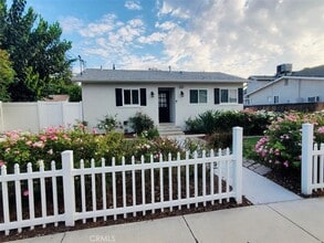 25461 Cole St in Loma Linda, CA - Foto de edificio - Building Photo