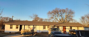 611 E Highway 11, Unit 1 in Tom Bean, TX - Building Photo