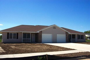 1318 Balsam Ave, Unit a in Tomah, WI - Building Photo