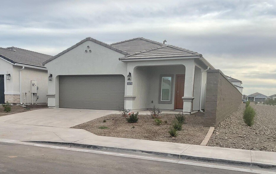 3375 W Stanton Ave in Apache Junction, AZ - Building Photo