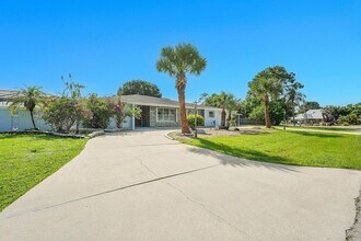 154 SE Naranja Ave in Port St. Lucie, FL - Building Photo - Building Photo
