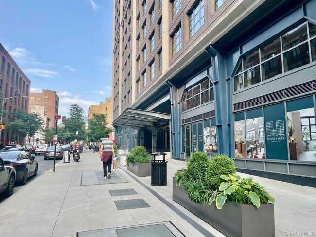 180 Front St in New York, NY - Building Photo - Building Photo