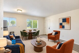 1326 W 29th St in Los Angeles, CA - Building Photo