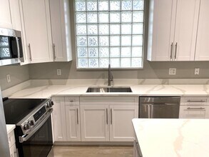 1122 Rialto Dr in Boynton Beach, FL - Foto de edificio - Building Photo