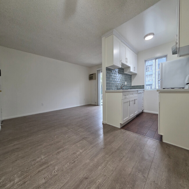 3841 Mentone Ave, Unit 3 in Culver City, CA - Building Photo - Building Photo
