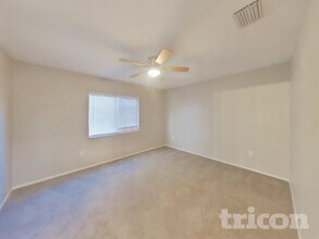 417 Abigail Rd in Plant City, FL - Foto de edificio - Building Photo