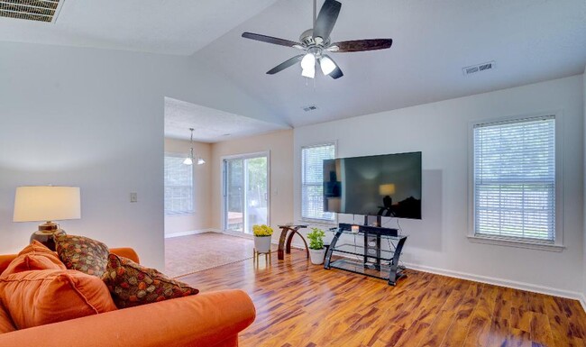 property at 9480 Huckabee Dr NE