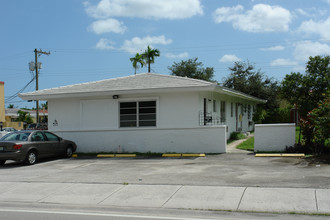 6500 W Flagler St in Miami, FL - Foto de edificio - Building Photo