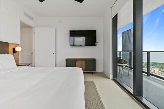 601 NE 1st Ave, Unit 2905 in Miami, FL - Foto de edificio - Building Photo