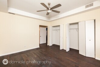2307 W Wolfram St, Unit 214 in Chicago, IL - Building Photo - Building Photo