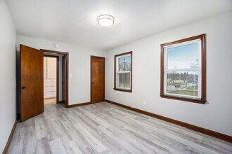 74 Union St S in Battle Creek, MI - Foto de edificio - Building Photo