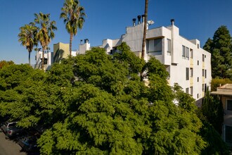 326 Westminster Ave in Los Angeles, CA - Building Photo - Building Photo