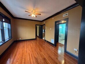 5453 S Wood St in Chicago, IL - Building Photo - Building Photo