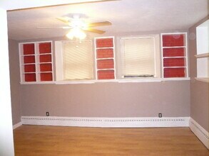 1064 Beacon St, Unit D in Brookline, MA - Foto de edificio - Building Photo
