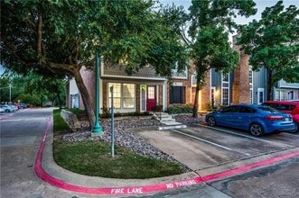 35 Abbey Rd in Euless, TX - Building Photo - Building Photo