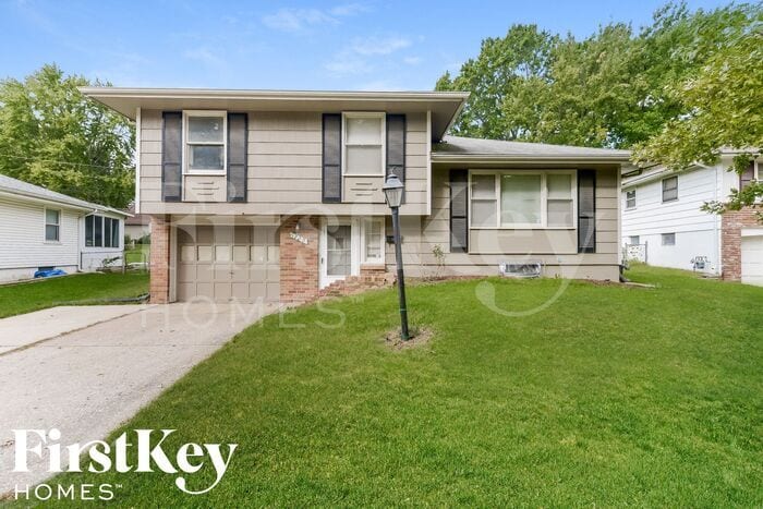 9220 Oakland Ave in Kansas City, MO - Building Photo