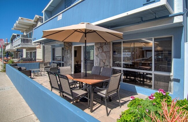 5008 Seashore Dr in Newport Beach, CA - Building Photo - Building Photo