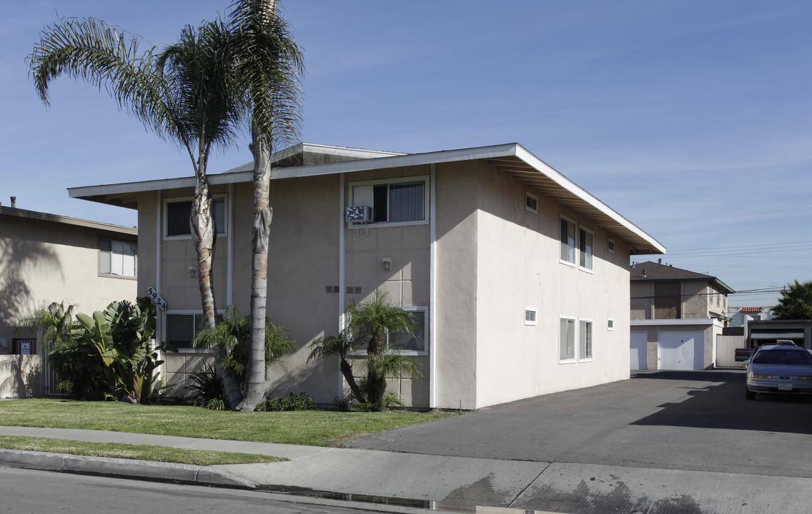 5924 Rostrata Ave in Buena Park, CA - Building Photo