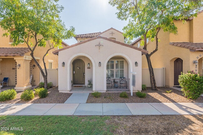 3884 S Posse Trail in Gilbert, AZ - Building Photo - Building Photo