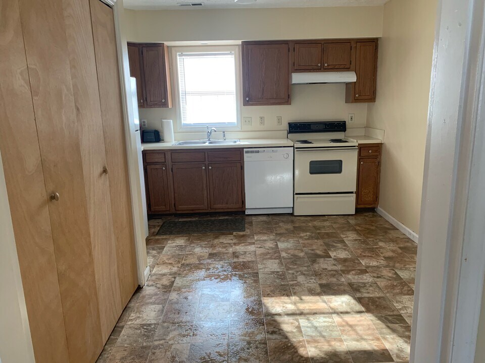 4864 National Rd, Unit 1D in Triadelphia, WV - Building Photo