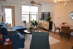 8201 Mayo Dr, Unit 307 in Madison, WI - Building Photo