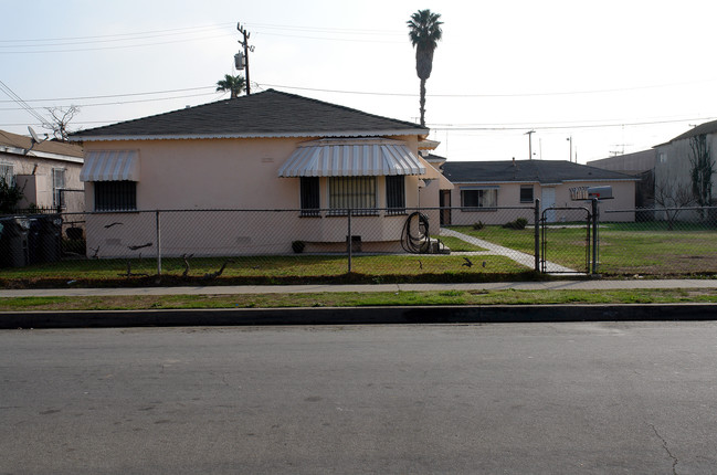 11028-11032 S Burin Ave in Inglewood, CA - Building Photo - Building Photo