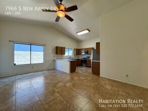 7966 S New Abbey Dr in Tucson, AZ - Building Photo - Building Photo