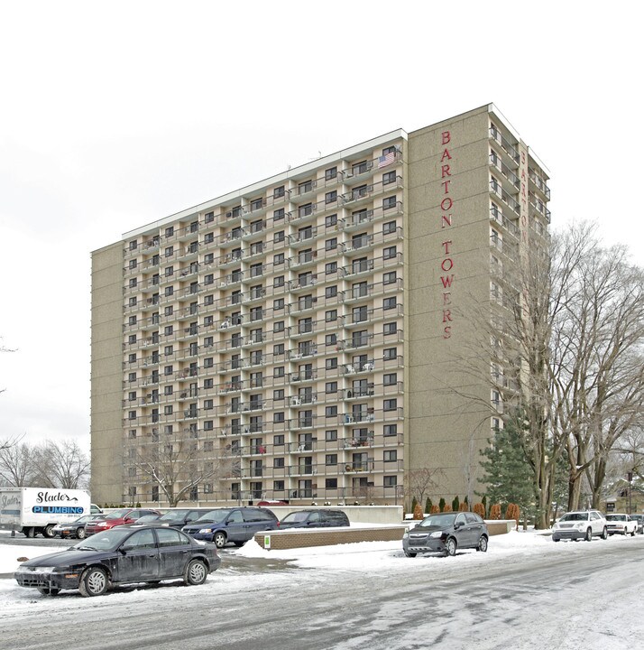 Barton Towers Co-Op in Royal Oak, MI - Building Photo