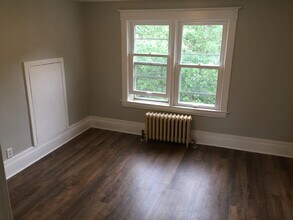 721 Locust St, Unit 5 in Kalamazoo, MI - Building Photo - Building Photo