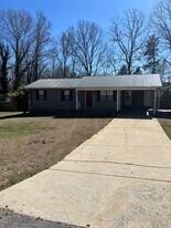 108 Mountain Breeze St in Anniston, AL - Building Photo
