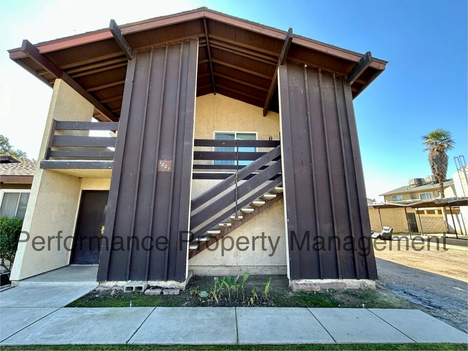 1001 Nimrod Ct in Bakersfield, CA - Building Photo