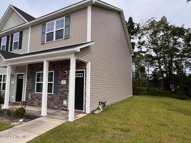 2 Jaydn Dr W in Jacksonville, NC - Building Photo - Building Photo