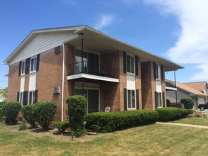 Venoy Garden Apartments in Garden City, MI - Building Photo - Building Photo