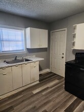 2402 E Randolph Ave in Enid, OK - Building Photo - Building Photo