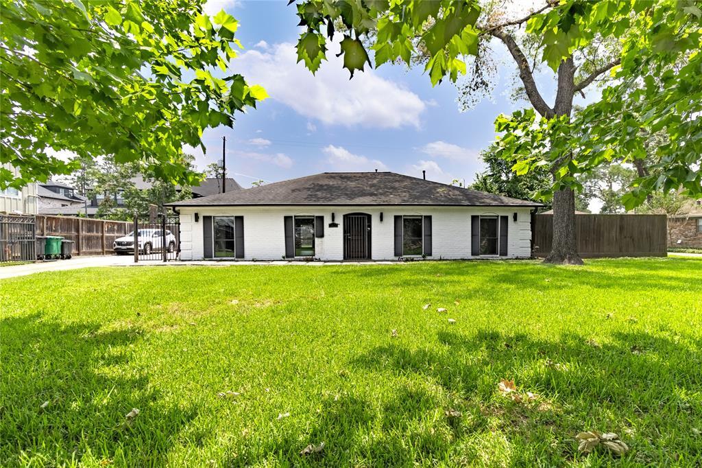 1614 Hillendahl Blvd in Houston, TX - Building Photo