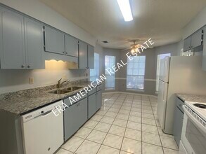 19 Winfield Way in Mary Esther, FL - Building Photo - Building Photo