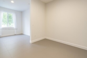 541 NW 33rd St in Miami, FL - Building Photo - Building Photo