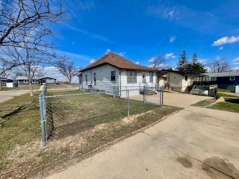 19 29th Ave SW in Cedar Rapids, IA - Building Photo