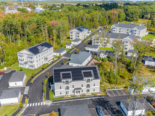 North Village Apartments in Scarborough, ME - Foto de edificio - Building Photo