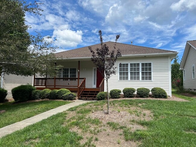 242 Highland Golf Dr in Flat Rock, NC - Building Photo - Building Photo