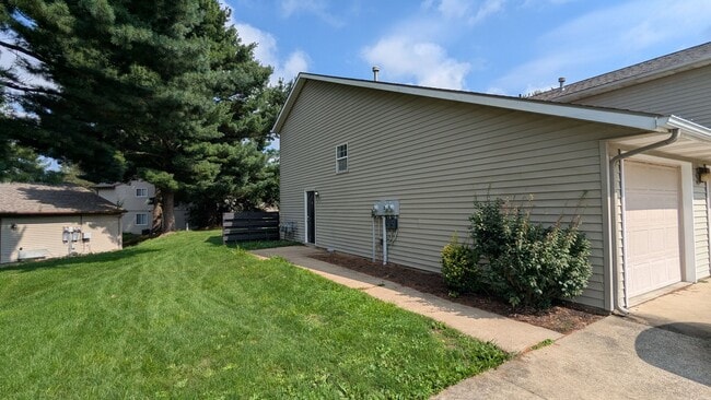 property at 871 Kerns Dr NE
