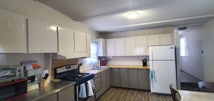 548 Westshore Rd in Casper, WY - Building Photo - Building Photo
