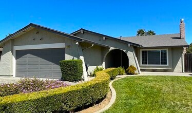 779 Oakmeade Dr in Vacaville, CA - Building Photo - Building Photo