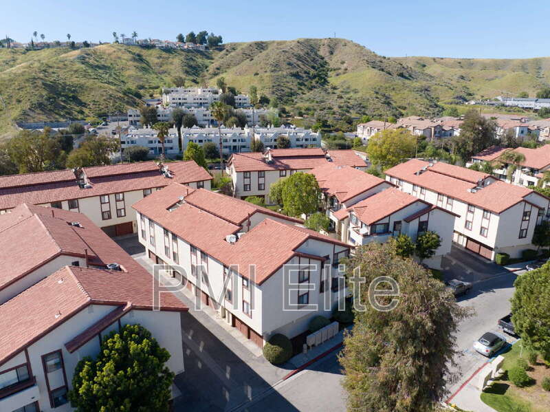 18182 W Sundowner Way in Santa Clarita, CA - Building Photo