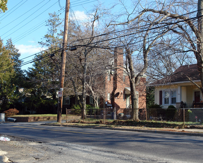 7713 Carroll Ave in Takoma Park, MD - Building Photo - Building Photo