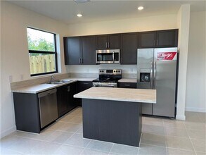 20651 NE 7th Pl in North Miami Beach, FL - Building Photo - Building Photo