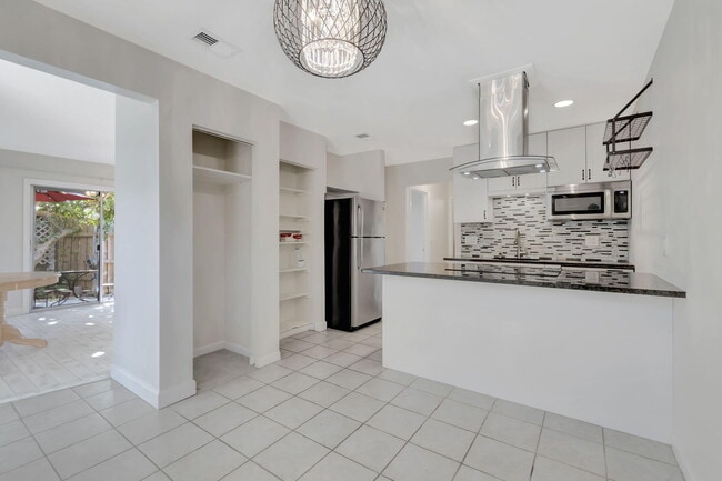 property at 309 NE 7th Ave